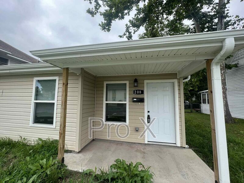 206 N Wall Ave in Joplin, MO - Building Photo