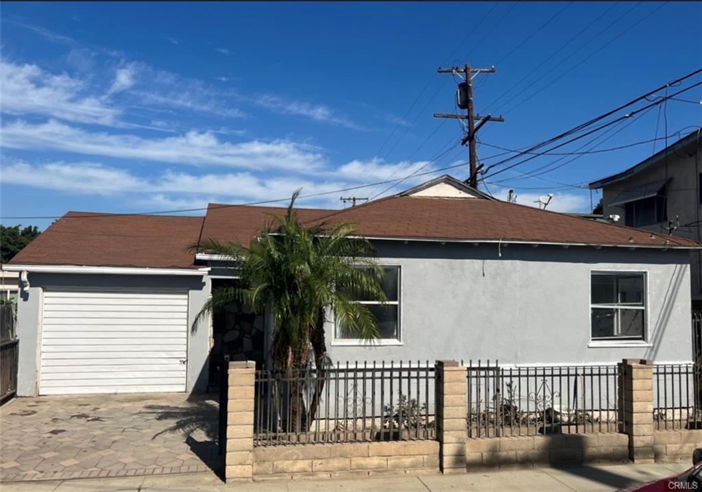 5900 Cerritos Ave in Long Beach, CA - Building Photo