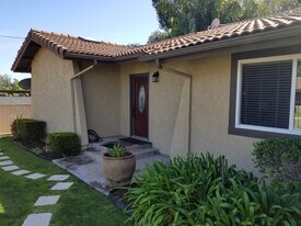 139 Parnassus Cir in Oceanside, CA - Building Photo
