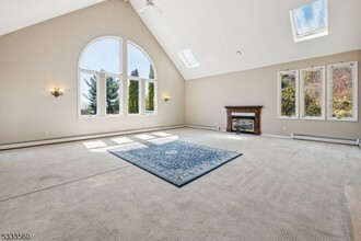 35 Stony Brook Rd in Montville, NJ - Foto de edificio - Building Photo