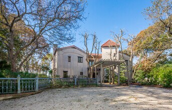 46 On the Bluff in Sag Harbor, NY - Building Photo - Building Photo