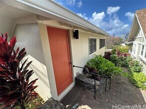 1440 Kapiolani Blvd in Honolulu, HI - Building Photo - Building Photo