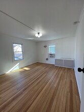 15 Irma Ave, Unit #2 in Port Washington, NY - Building Photo - Building Photo