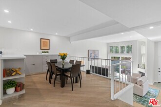 13072 Maxella Ave in Marina Del Rey, CA - Building Photo - Building Photo