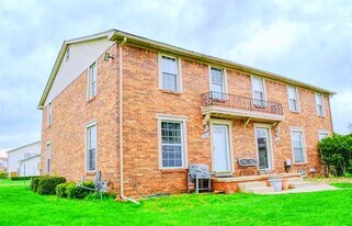 8904 Shawn Dr in Sterling Heights, MI - Building Photo