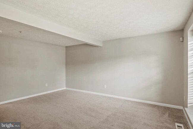 8755 Thornbrook Dr in Odenton, MD - Building Photo - Building Photo