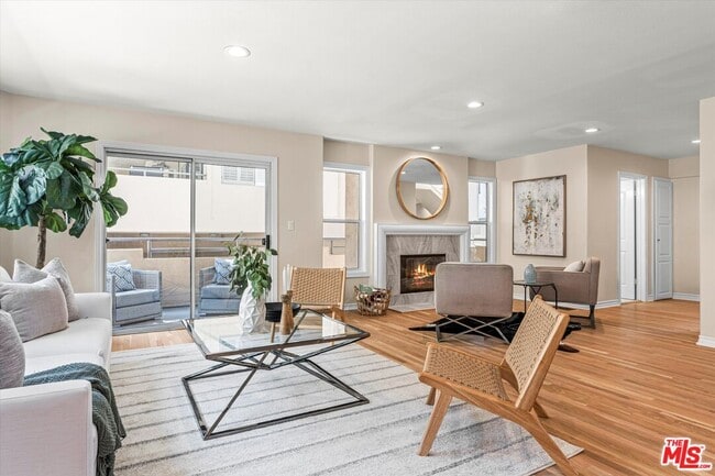 1323 17th St in Manhattan Beach, CA - Building Photo - Building Photo