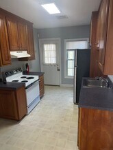 26 Maple Ave in Windsor, CT - Building Photo - Building Photo