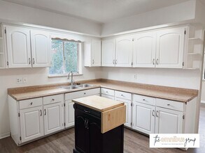 230 Hazel Ct in Denver, CO - Building Photo - Building Photo