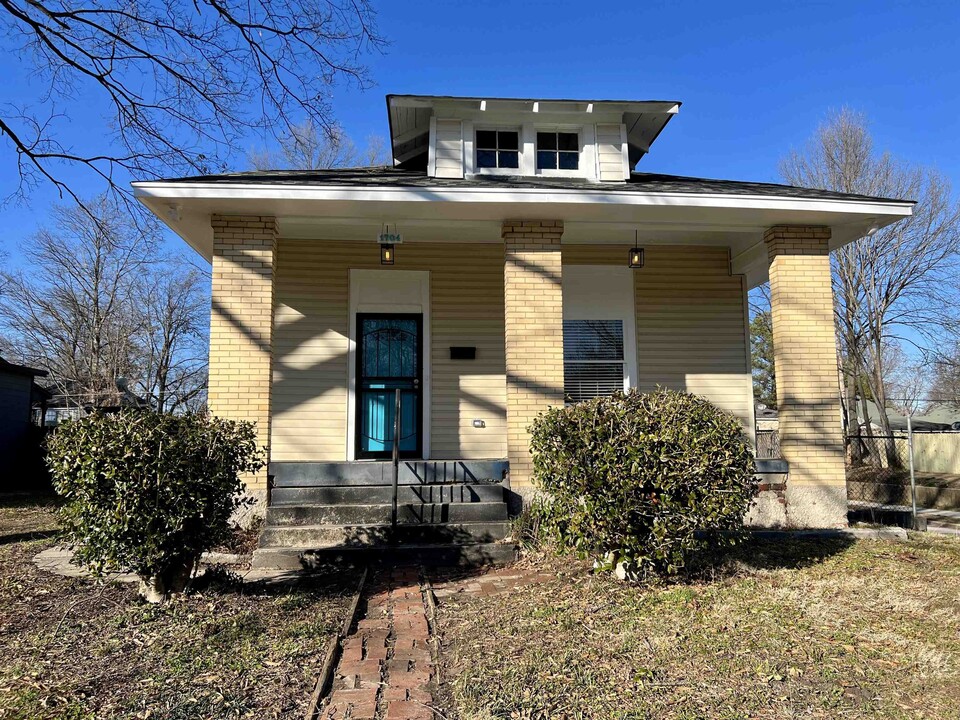 1704 Euclid Ave in Memphis, TN - Building Photo