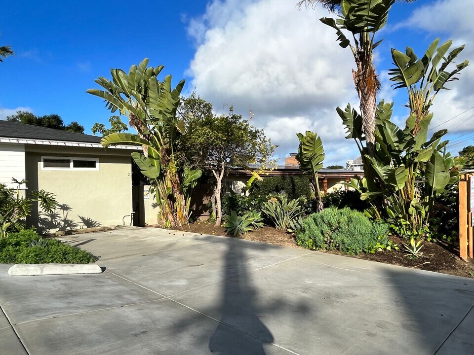 1184 Arcadia Rd in Encinitas, CA - Building Photo