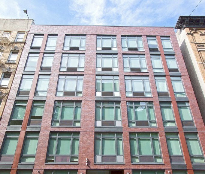 321 E 3rd St in New York, NY - Building Photo