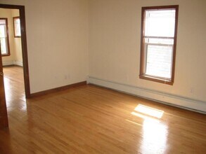 135 Brook St, Unit #1 in Brookline, MA - Building Photo - Building Photo