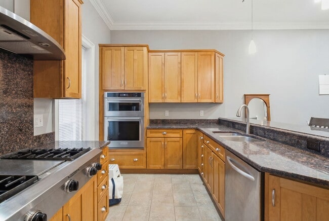 property at 7 Worthington St