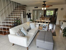2239 NE 122nd St, Unit 2239 in North Miami, FL - Building Photo
