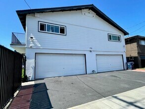 7721 Fir Dr in Huntington Beach, CA - Foto de edificio - Building Photo