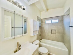 8657 Ranchito Ave in Los Angeles, CA - Building Photo - Building Photo