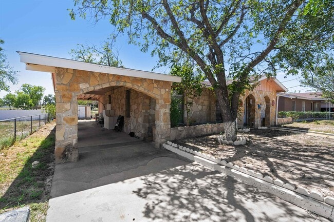 504 V Ave in Del Rio, TX - Building Photo - Building Photo