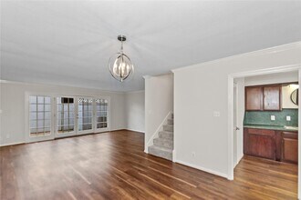 2417 Jamestown Mal in Houston, TX - Building Photo - Building Photo