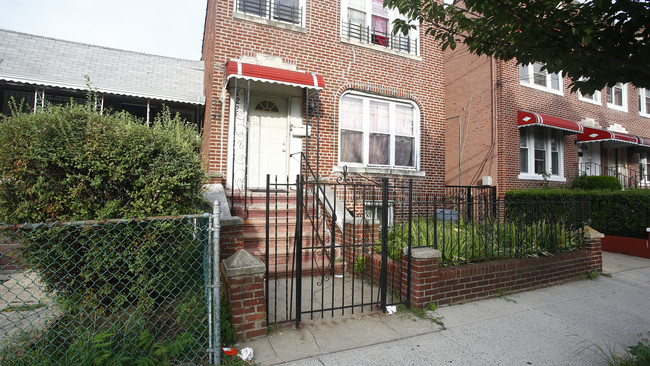 722A Logan St in Brooklyn, NY - Building Photo - Building Photo