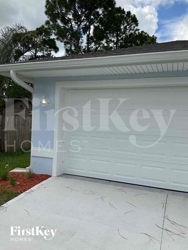 642 Alhambra Rd SE in Palm Bay, FL - Building Photo - Building Photo