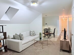 29 Pennsylvania Ave, Unit Home away from home in Providence, RI - Building Photo - Building Photo