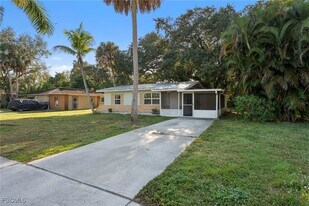 236 Delray Ave in Ft. Myers, FL - Building Photo