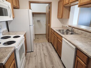 Prairie Gardens Apartments in Sioux Falls, SD - Building Photo - Building Photo