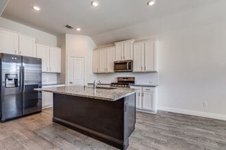 6224 Cheshire St in Aubrey, TX - Foto de edificio - Building Photo