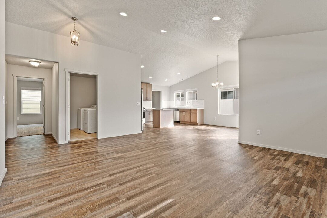 1525 N Corbin Rd in Spokane Valley, WA - Building Photo