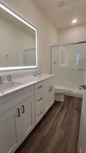 Enclave Crystal Lake Townhomes and Apartments in Crystal Lake, IL - Building Photo - Building Photo