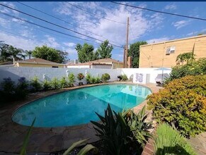 1810 W Victory Blvd, Unit 1810A in Burbank, CA - Building Photo - Building Photo