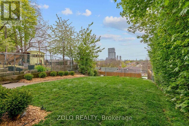 1556 Davenport Rd in Toronto, ON - Building Photo - Building Photo
