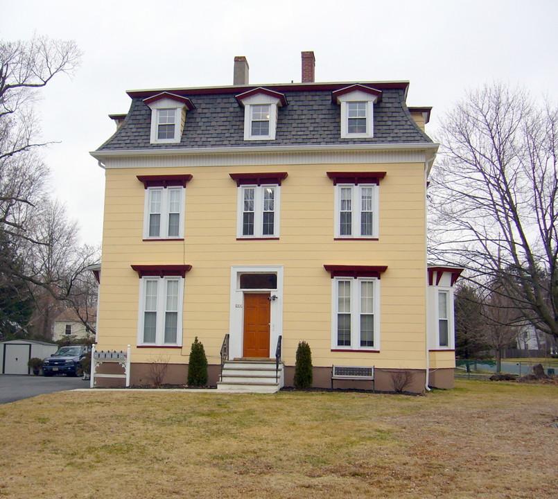 1006 Clinton Ave in South Plainfield, NJ - Building Photo