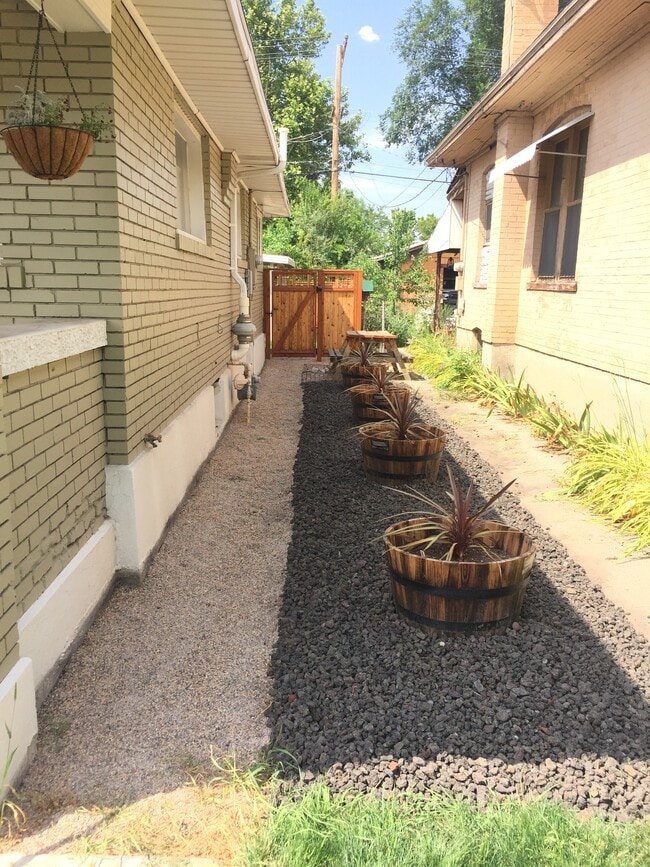 411 South Hollywood Avenue in Salt Lake City, UT - Building Photo - Building Photo