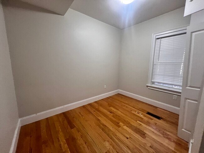 1424 Columbia Rd in Boston, MA - Building Photo - Building Photo