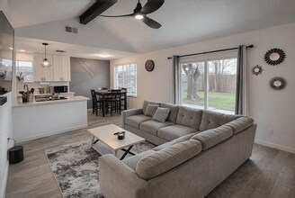 10907 Sageriver Dr in Houston, TX - Building Photo - Building Photo