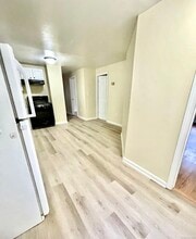 92 W Main St in Vernon, CT - Foto de edificio - Building Photo