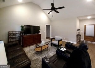 409 N Main St in Statesboro, GA - Foto de edificio - Building Photo