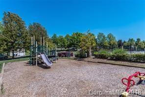 15316 Crossing Gate Dr in Cornelius, NC - Building Photo - Building Photo