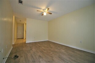 532 Brock Ave in Crestview, FL - Building Photo