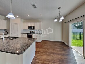 3154 Creek Village Ln in Green Cove Springs, FL - Foto de edificio - Building Photo