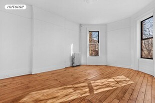 370 Greene Ave in Brooklyn, NY - Building Photo