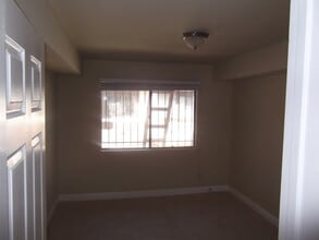 1239 W Rosecrans Ave, Unit 47 in Gardena, CA - Foto de edificio - Building Photo
