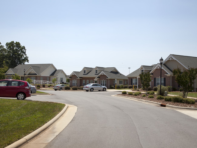 Kensington Garden Apartments in Shelby, NC - Foto de edificio - Building Photo