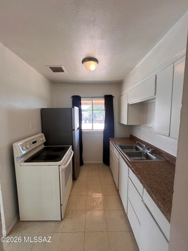 property at 2617 S Norton Vista