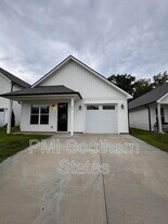 403 Albus Dr in Travelers Rest, SC - Building Photo