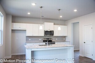 19 Springwood Ln in Dawsonville, GA - Building Photo