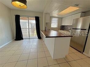 2777 L B McLeod Rd in Orlando, FL - Foto de edificio - Building Photo