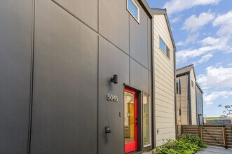 5045 25th Ave SW in Seattle, WA - Building Photo - Building Photo